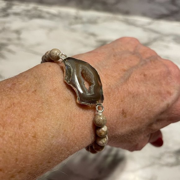 Handmade Druzy Agate Slice Stretch Bracelet Natural Agate Maifanite Beads - Picture 5 of 5